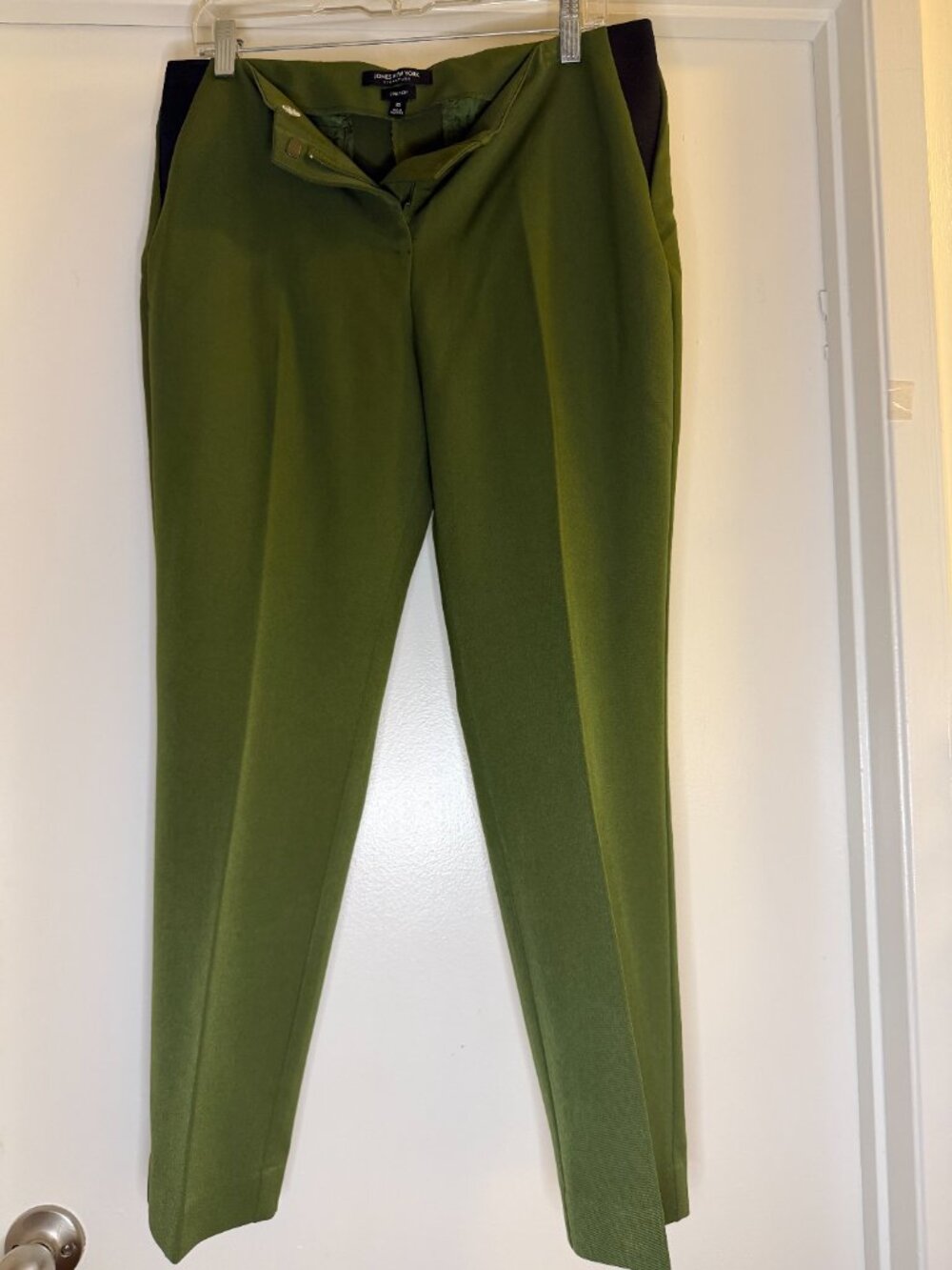 JONES NEW YORK, Women's Bi-Stretch in Olive Green Ankle Pants, Size 10 - Picture 6 of 10